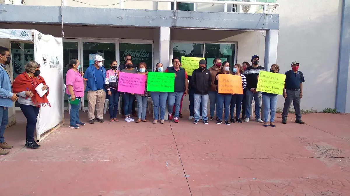 Trabajadores toman palacio de Medellín